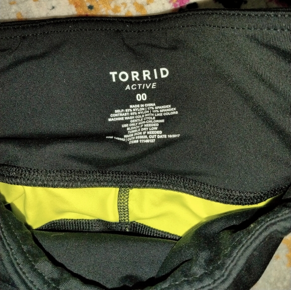 COPY - Lime green & black active crop leggings by Torrid Active size 00 10 in w… - Picture 3 of 3